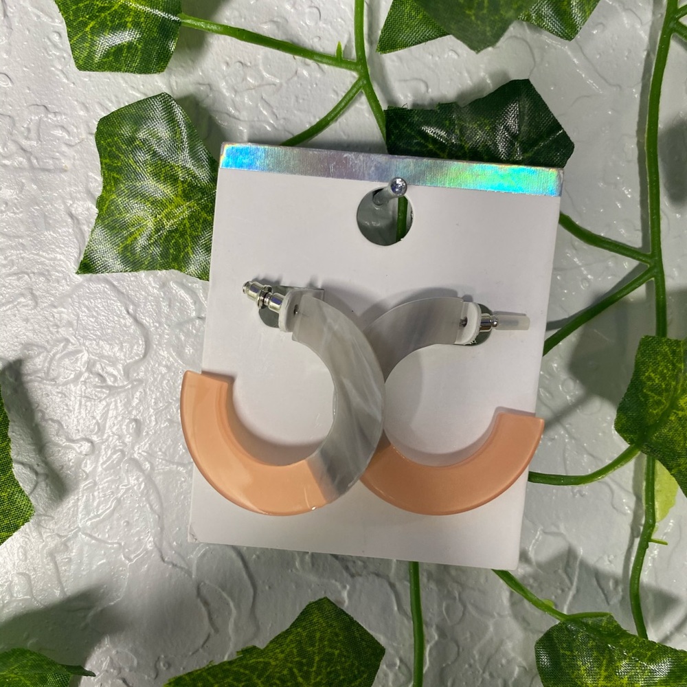 3/4 hoop jelly earrings